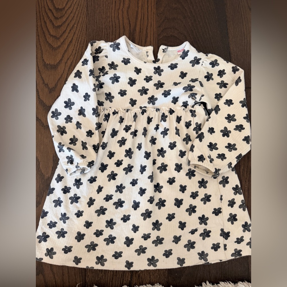 Zara girls dress
Size 5-6
Great condition